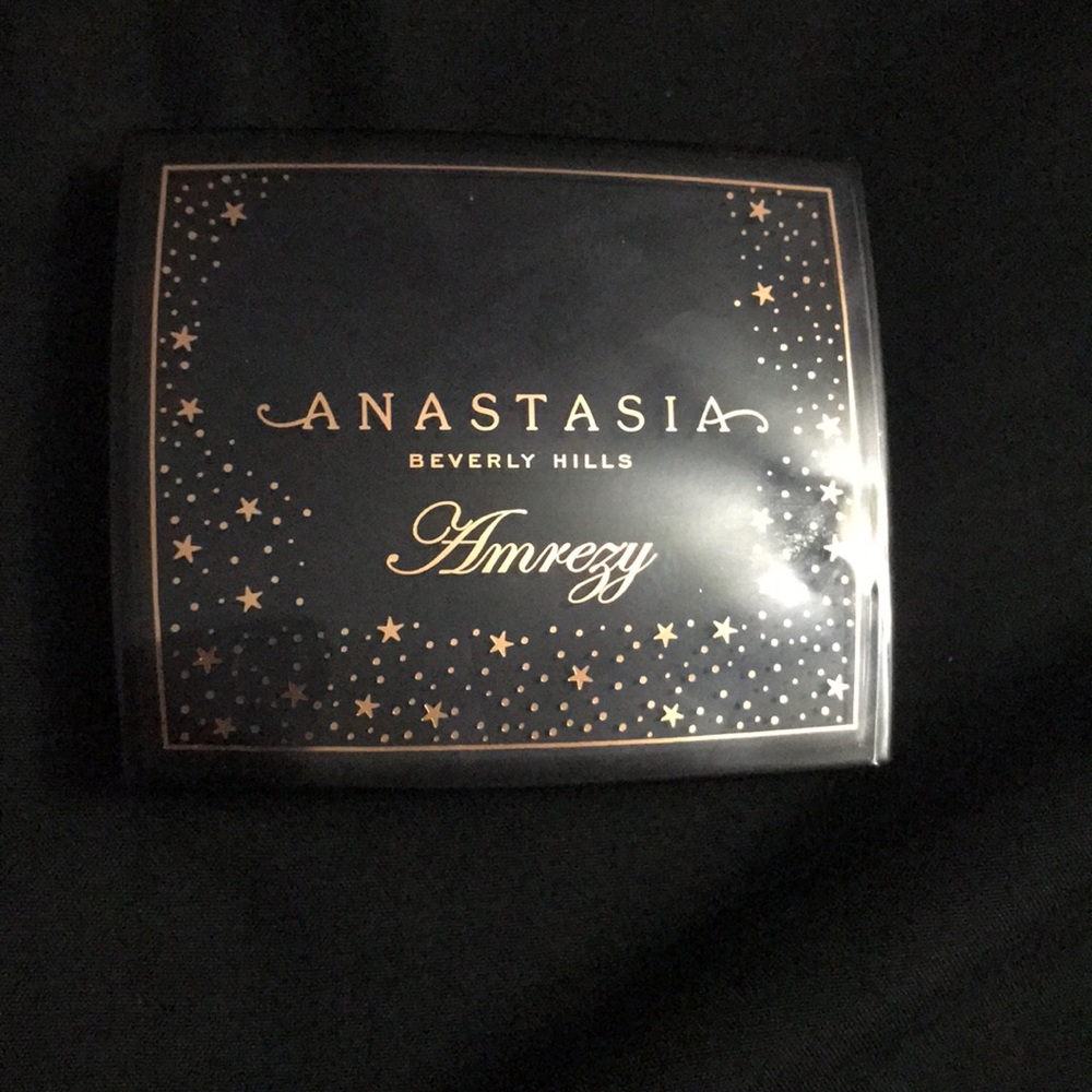 Anastasia Beverly Hills Amrezy Highlighter